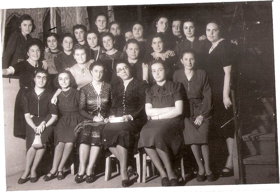 1936 - Απόφοιτες του Σχολείου